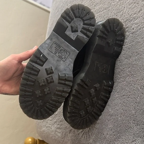 Dr. Martens Oxford Pride Edition Patent Leather Rainbow Holographic - Picture 6 of 7